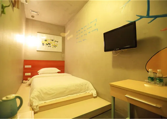 Shenzhen Dongmen Colour Hotel