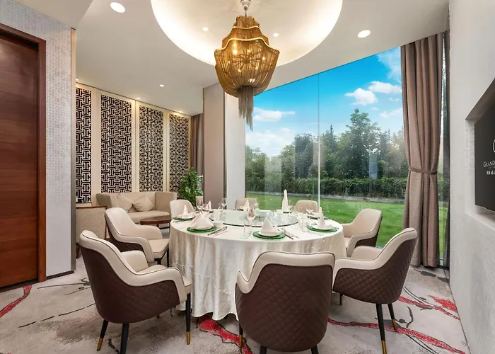 Grand Skylight International Hotel Shenzhen Guanlan, Near Metro Station, Huawei, Foxcnn, Shenzhen North Railway